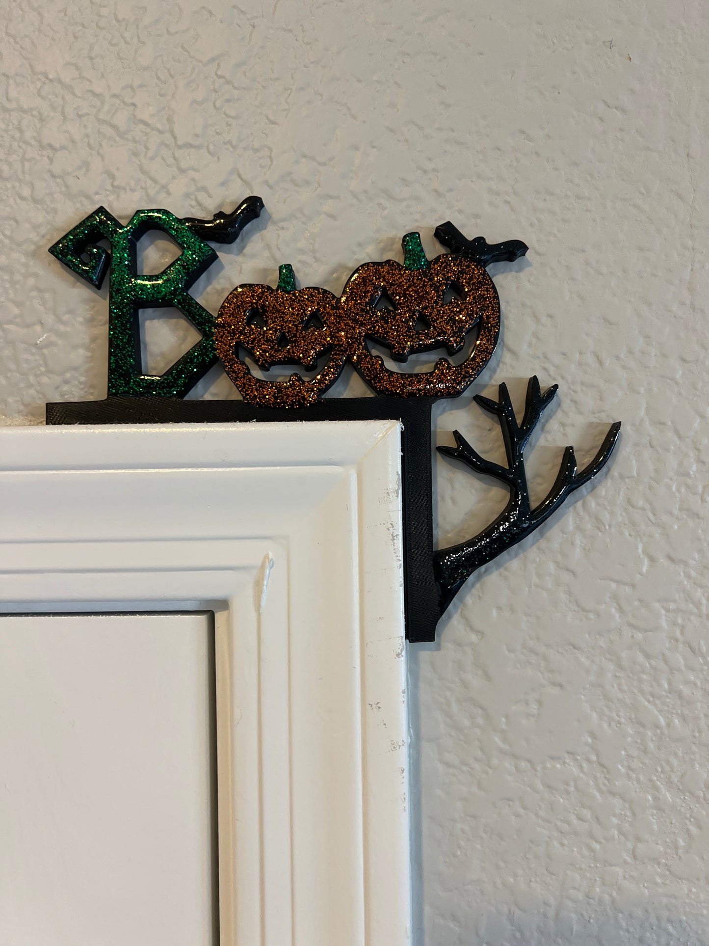 “Boo” Halloween door ornament